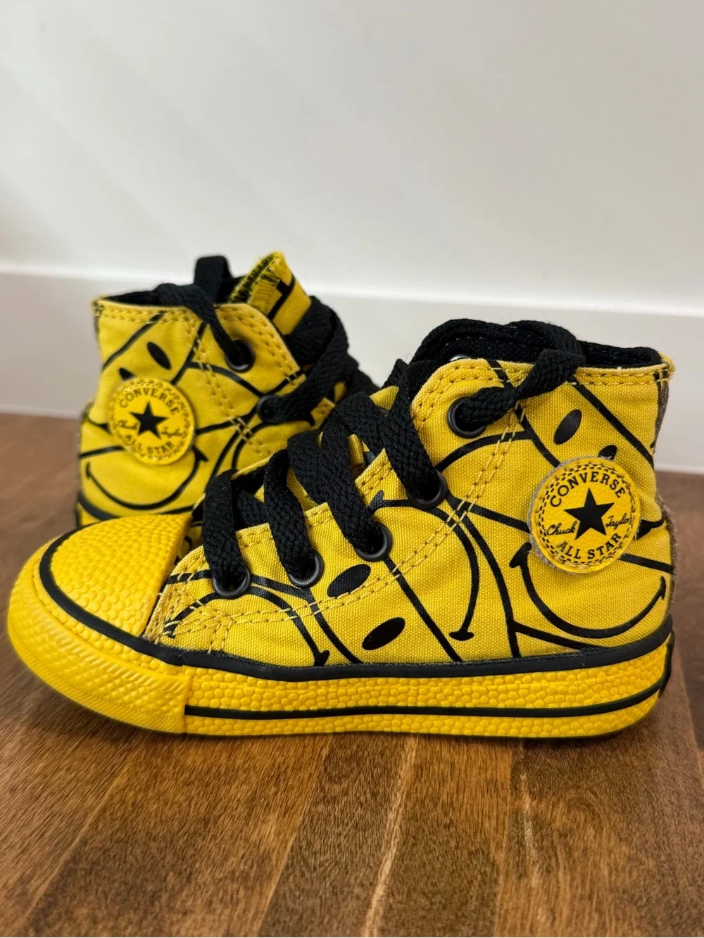 Converse Chinatown MarketSneakers- size 6 toddler- video in listing